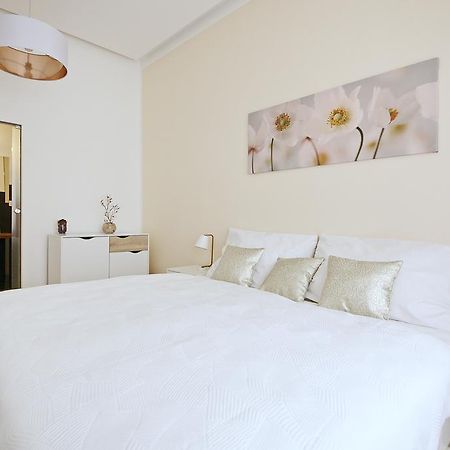 Luxury Center Apt. Charles Bridge Walking Distance プラハ エクステリア 写真